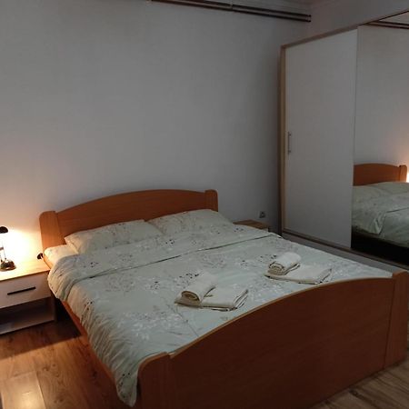 Apartmani Dora Leskovac เลสโควัซ ภายนอก รูปภาพ