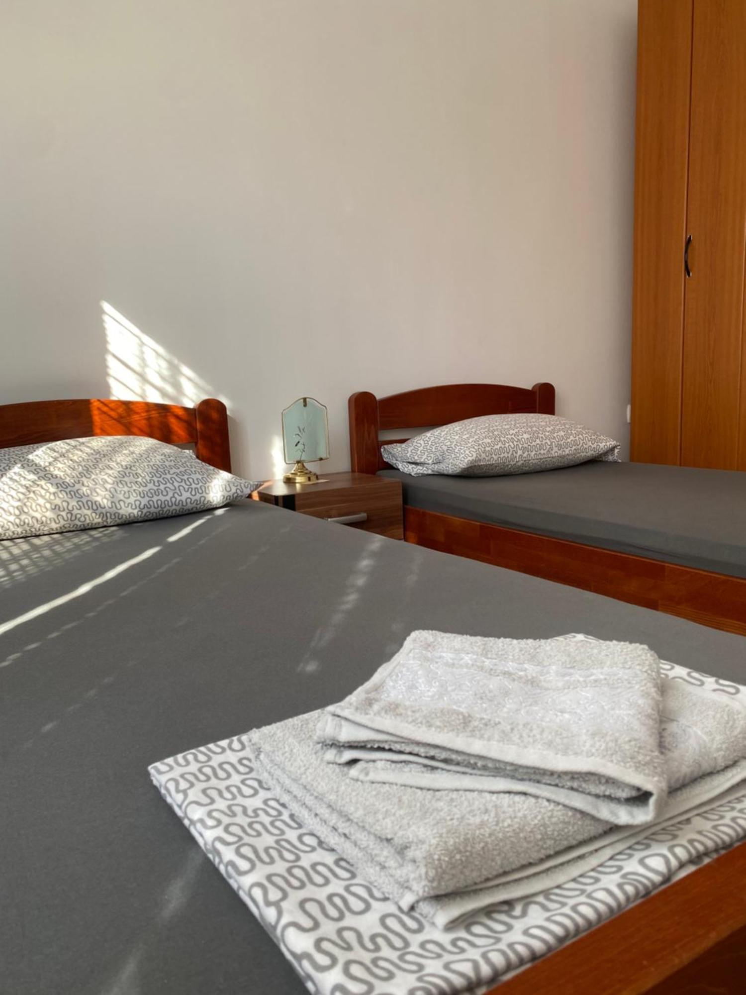 Apartmani Dora Leskovac เลสโควัซ ภายนอก รูปภาพ