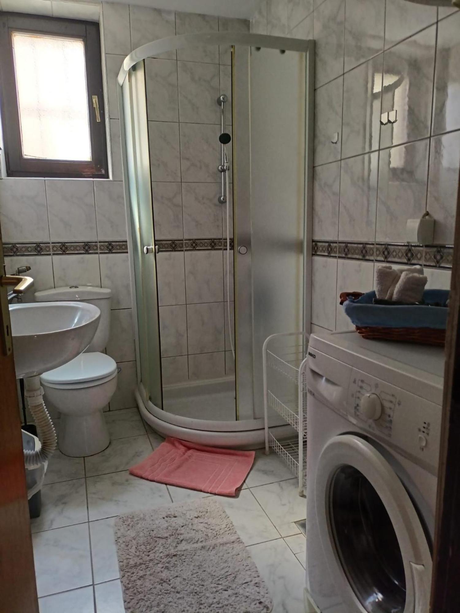 Apartmani Dora Leskovac เลสโควัซ ภายนอก รูปภาพ
