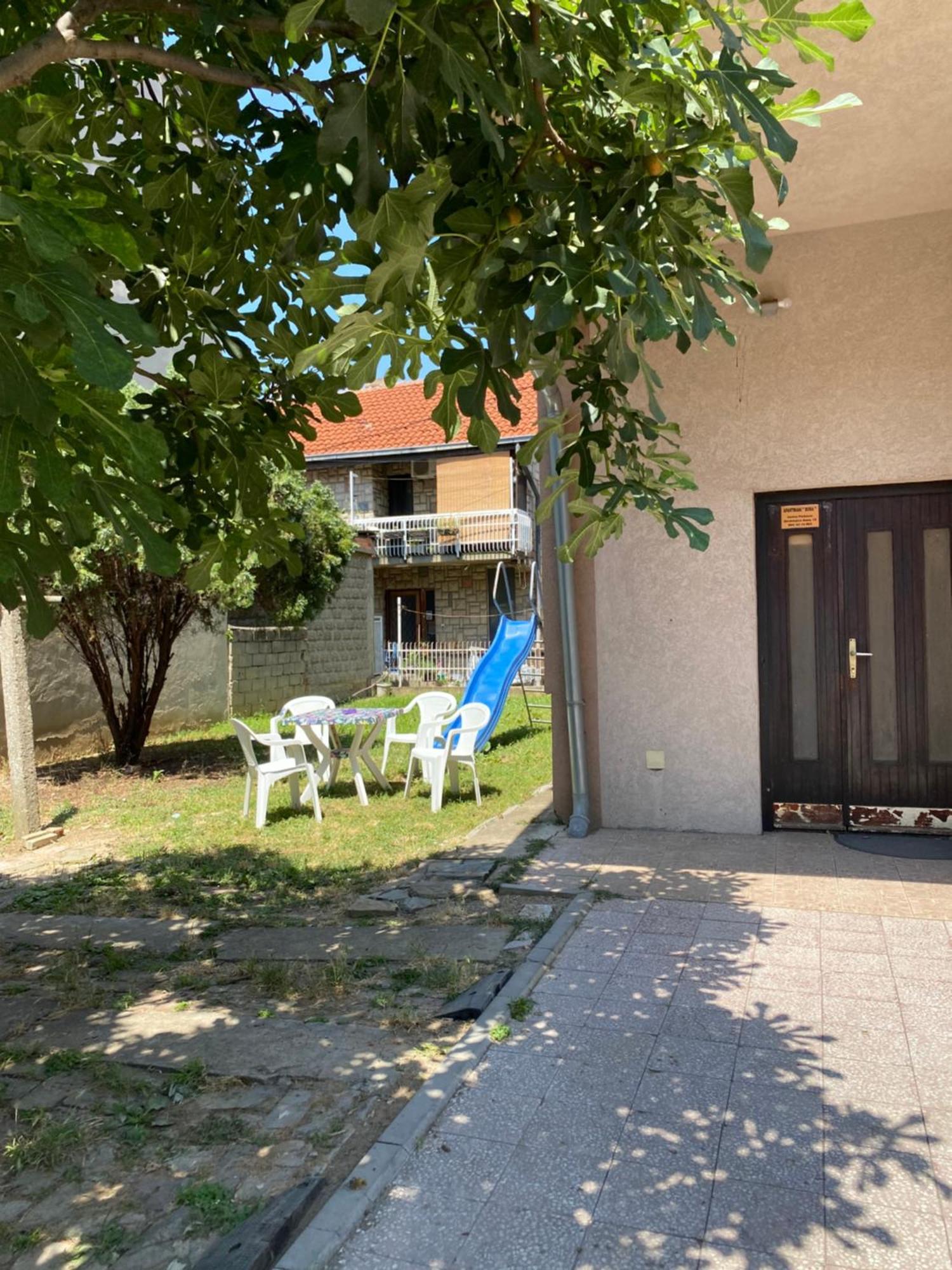 Apartmani Dora Leskovac เลสโควัซ ภายนอก รูปภาพ