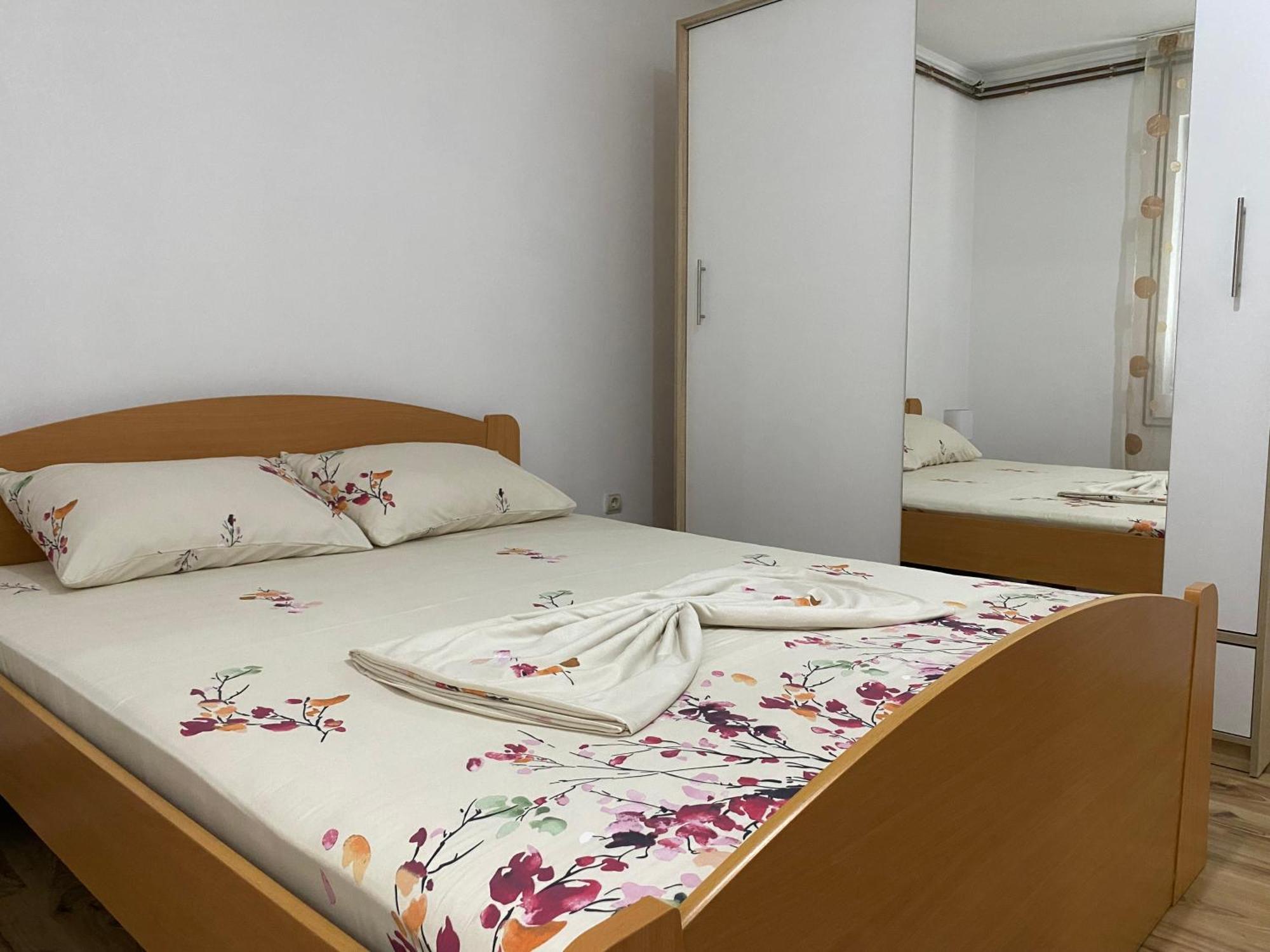 Apartmani Dora Leskovac เลสโควัซ ภายนอก รูปภาพ